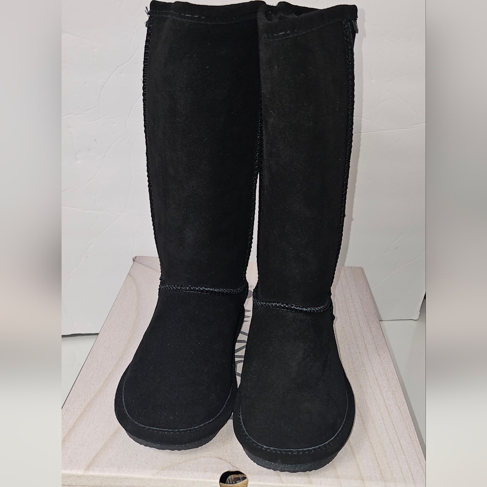 NIB BearPaw Black Tall Cloud 115W Boot Size 6